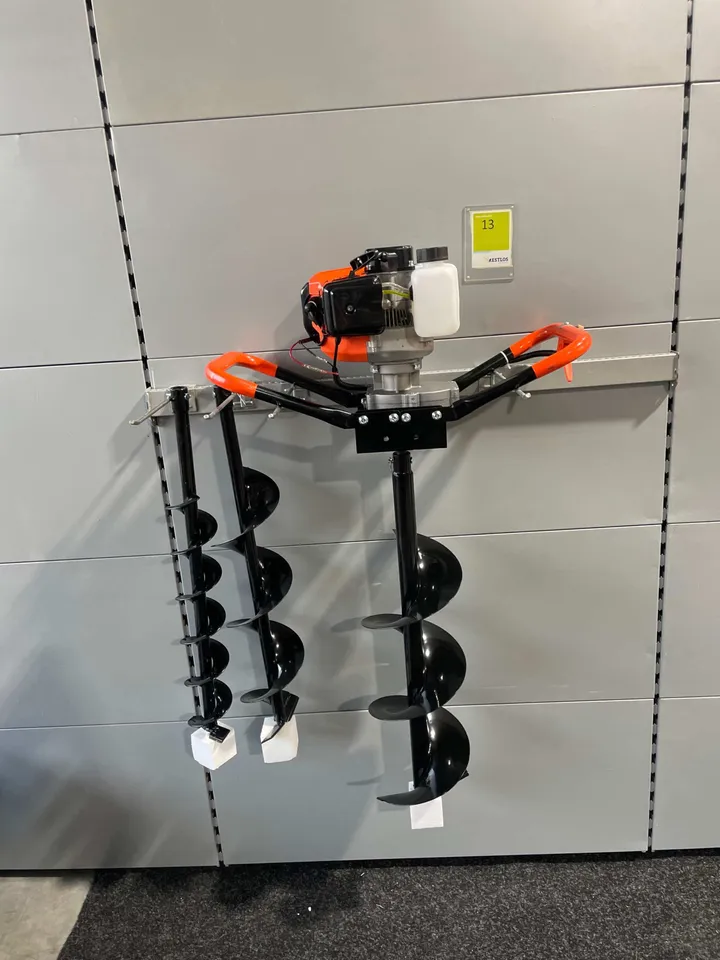 Benzin-Erdbohrer / Motorbohrer mit 3 Bohrschnecken